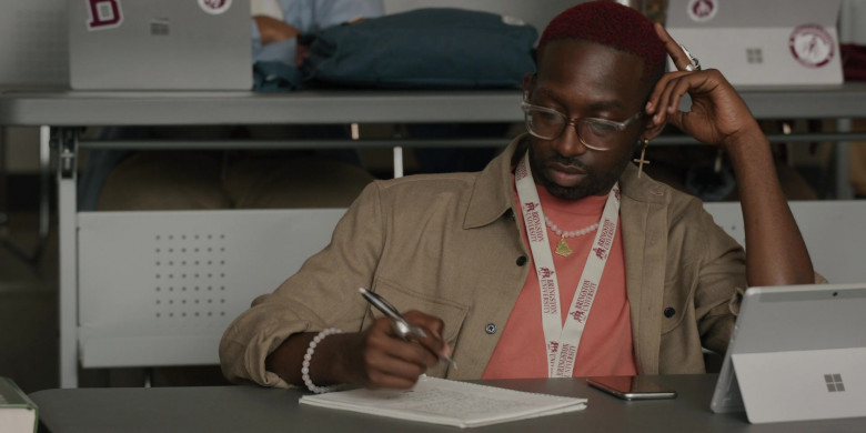 Microsoft Surface Tablets and Laptops in All American Homecoming S02E03 Me, Myself & I (2)