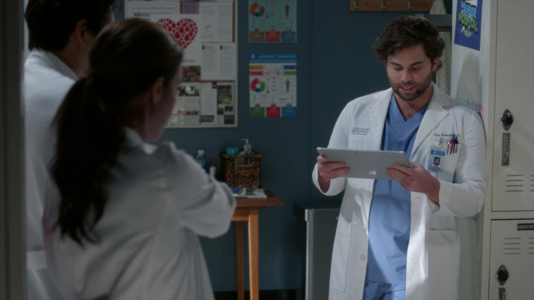 Microsoft Surface Tablets in Grey's Anatomy S19E02 Wasn't Expecting That (2)