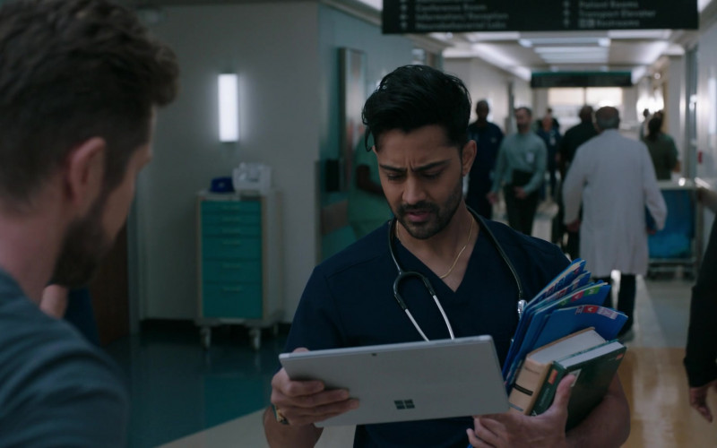 Microsoft Surface Tablets in The Resident S06E06 For Better or Worse (2)