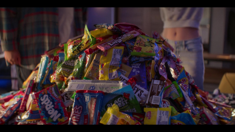 NERDS Candy, Haribo, Red Vines Licorice, Black Forest Gummy Bears, Hershey's, Laffy Taffy Candy, Sour Patch Kids, Airheads, Swedish Fish in The Mighty Ducks Game Changers S02E03 Coach Classic (2022)