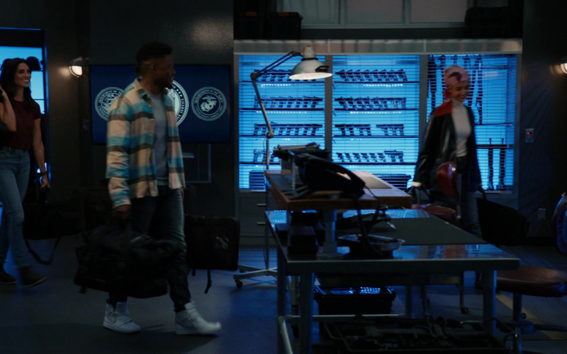 Nike Men's Sneakers of Caleb Castille as Devin Roundtree in NCIS Los Angeles S14E01 Game of Drones (2022)