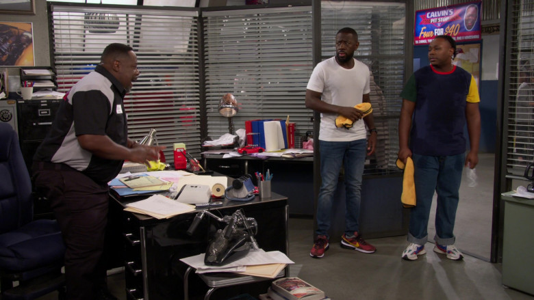 Nike Sneakers Worn by Actors in The Neighborhood S05E04 Welcome to the New Deal (4)