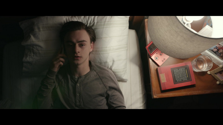 Nintendo Game Boy Advance Console of Jaeden Martell as Craig in Mr. Harrigan's Phone (2022)