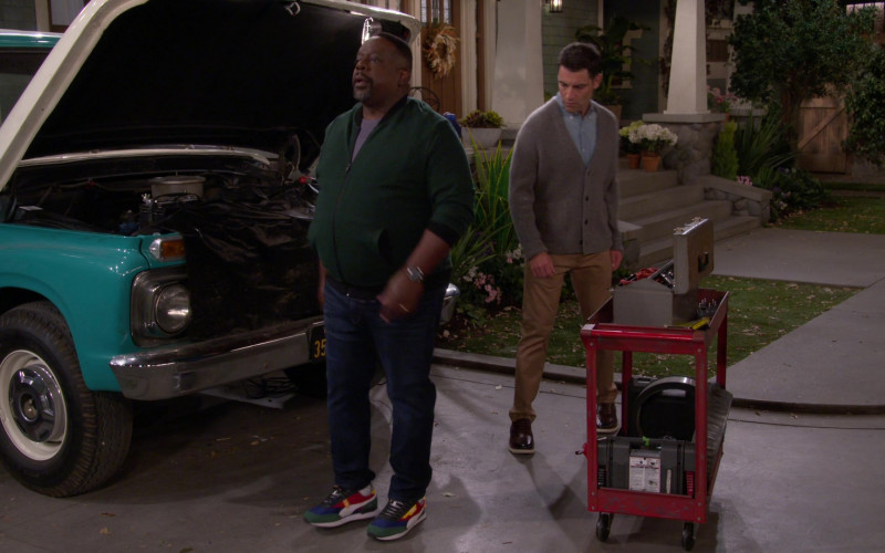 Puma Men’s Sneakers Worn by Cedric the Entertainer as Calvin Butler in The Neighborhood S05E05 Welcome to the Art of Negotiation