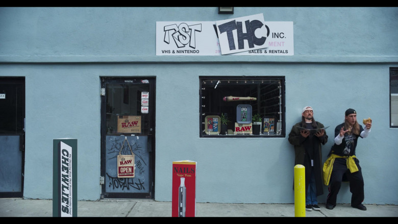 RAW Rolling Papers in Clerks III (2)