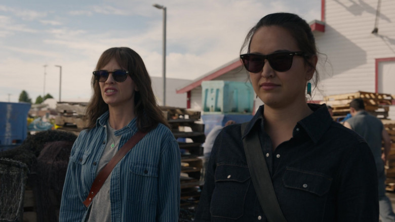 Ray-Ban Wayfarer Sunglasses in Alaska Daily S01E02 A Place We Came Together (2022)