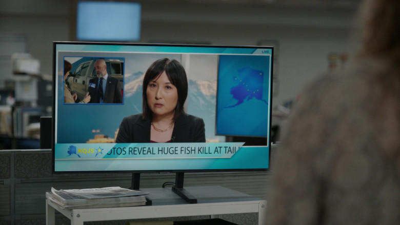 Samsung TVs in Alaska Daily S01E03 It's Not Personal (2)