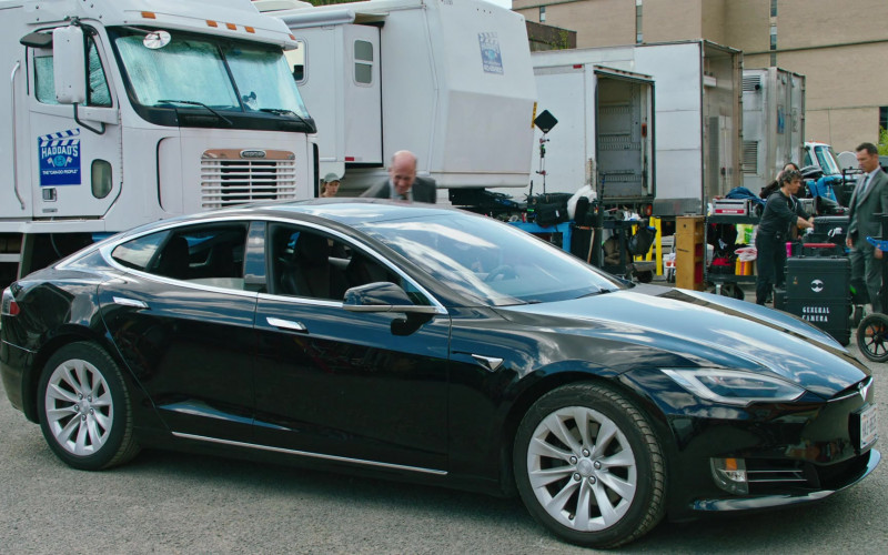 Tesla Model S Car in Law & Order S22E04 Benefit of the Doubt (1)
