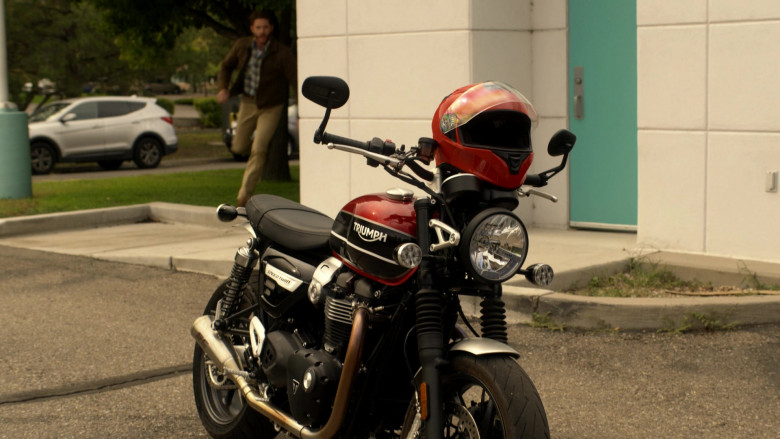 Triumph Motorcycle in Big Sky S03E05 Flesh and Blood (1)
