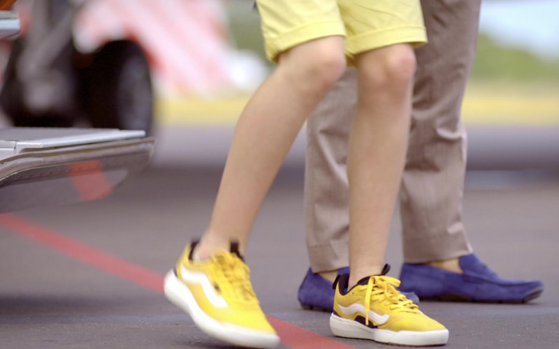 Vans Yellow Sneakers of Raphael Alejandro as Hugo in Acapulco S02E01 "Break My Stride" (2022)