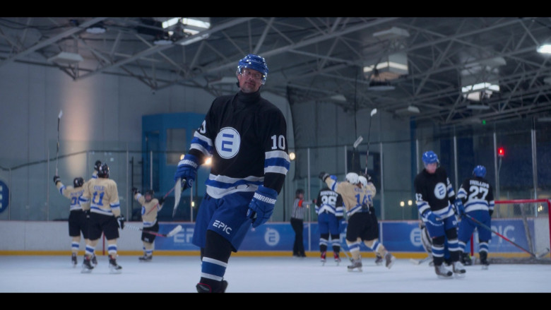 Warrior Ice Hockey Gloves of Josh Duhamel as Colin Cole in The Mighty Ducks Game Changers S02E03 Coach Classic (2022)