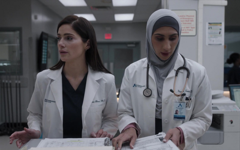 3M Littmann Stethoscope in New Amsterdam S05E09 "The Empty Spaces" (2022)