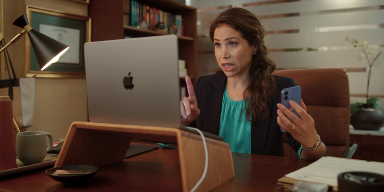 Apple MacBook Laptop and iPhone Smartphone Used by Actress in Acapulco S02E05 We Don't Need Another Hero (2022)
