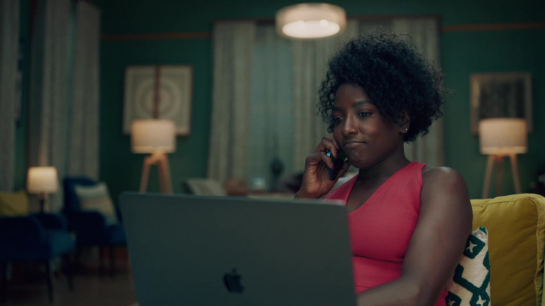 Apple MacBook Laptop in Queen Sugar S07E12 Be and Be Better (2)
