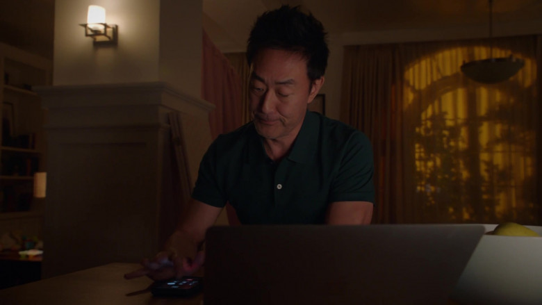 Apple MacBook Laptop of Kenneth Choi as Howard ‘Howie’ – ‘Chimney’ Han in 9-1-1 S06E09 Red Flag (1)