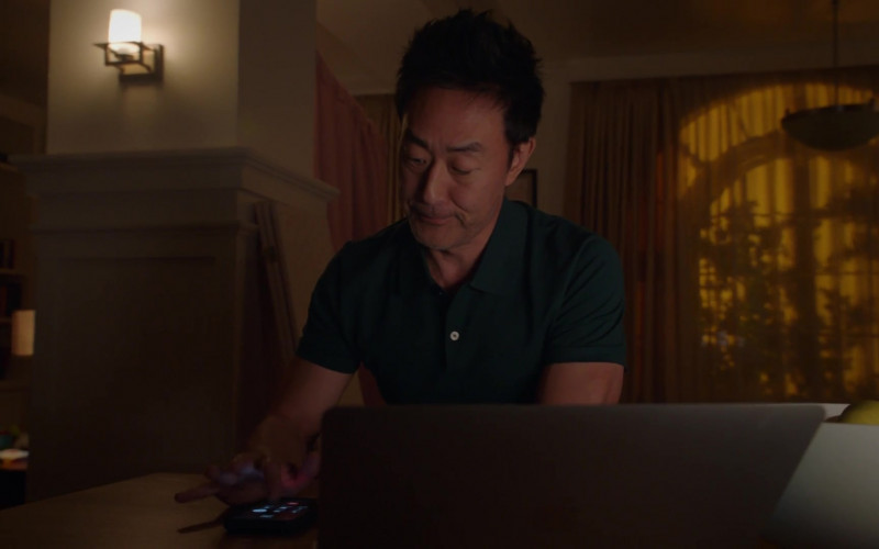 Apple MacBook Laptop of Kenneth Choi as Howard ‘Howie' – ‘Chimney' Han in 9-1-1 S06E09 Red Flag (1)