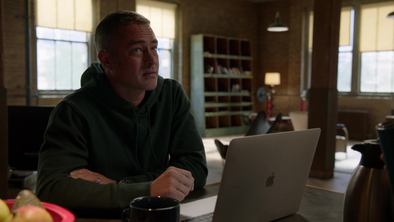 Apple MacBook Laptop of Taylor Kinney as Kelly Severide in Chicago Fire S11E08 A Beautiful Life (1)