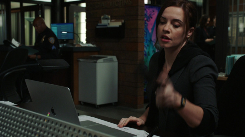 Apple MacBook Laptops in Law & Order Special Victims Unit S24E08 A Better Person (1)