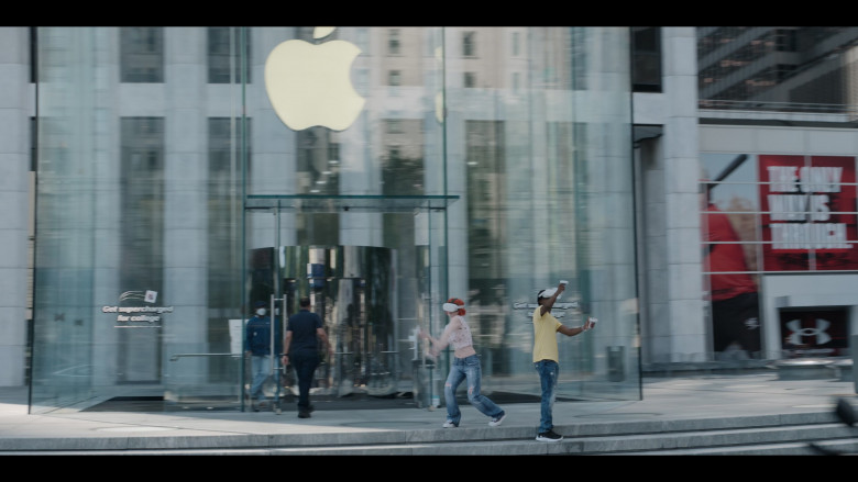 Apple Store in Tulsa King S01E01 Go West, Old Man (2)