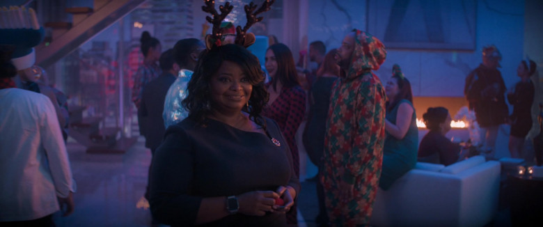 Apple Watch of Octavia Spencer as Kimberly in Spirited (2022)