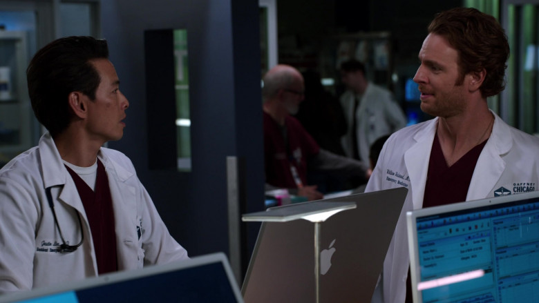 Apple iMac AIO Computers in Chicago Med S08E08 Everyone's Fighting a Battle You Know Nothing About (3)