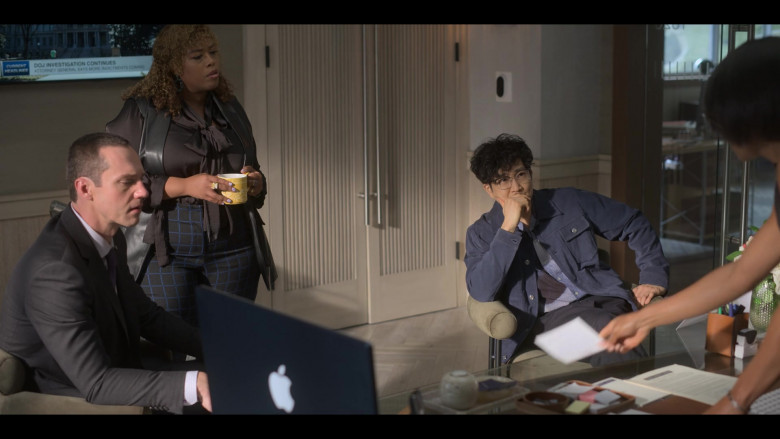 Apple iMac Computer of Emayatzy Corinealdi as Jax Stewart in Reasonable Doubt S01E09 Already Home (2)