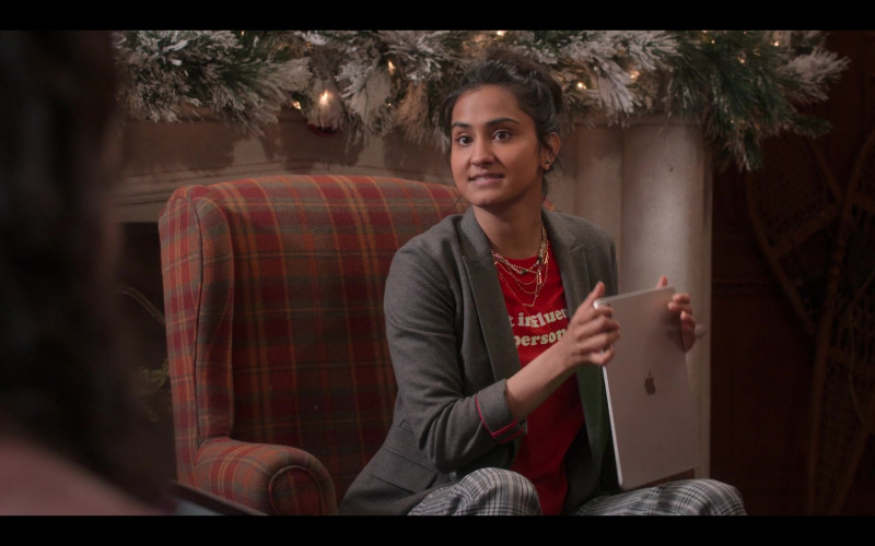 Apple iPad Tablet Used by Amrit Kaur as Bela in The Sex Lives of College Girls S02E04 Will You Be My Girlfriend (1)