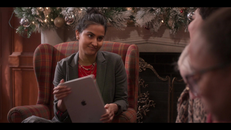 Apple iPad Tablet Used by Amrit Kaur as Bela in The Sex Lives of College Girls S02E04 Will You Be My Girlfriend (2)