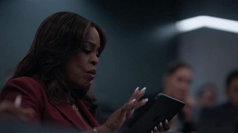Apple iPad Tablets in The Rookie Feds S01E07 Countdown (2)