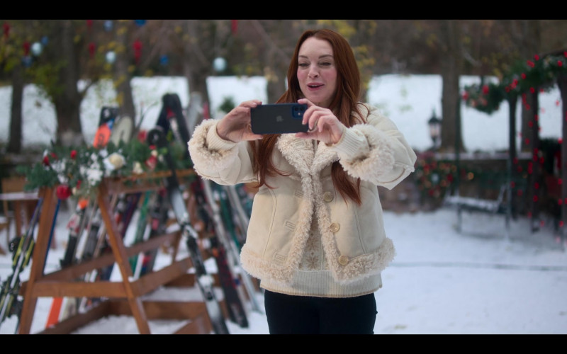 Apple iPhone Smartphone Used by Lindsay Lohan as Sierra Belmont in Falling for Christmas (2022)