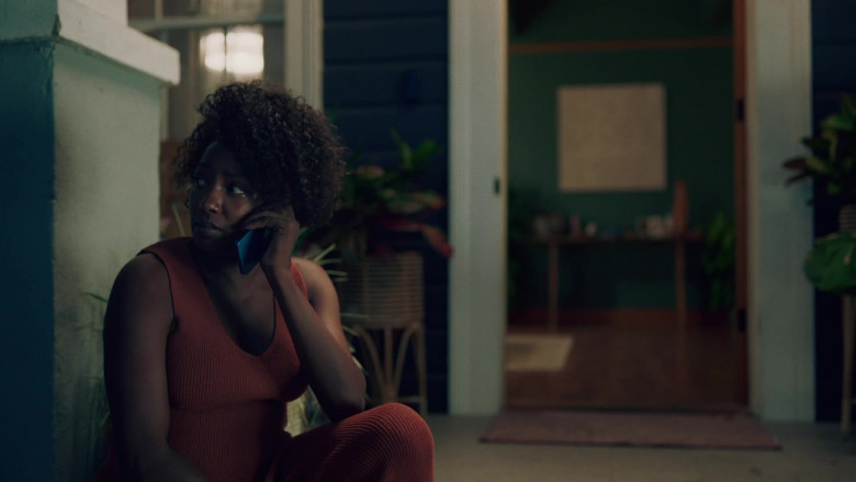 Apple iPhone Smartphone in Queen Sugar S07E13 For They Existed (2022)