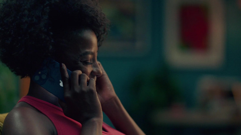 Apple iPhone Smartphones in Queen Sugar S07E12 Be and Be Better (1)
