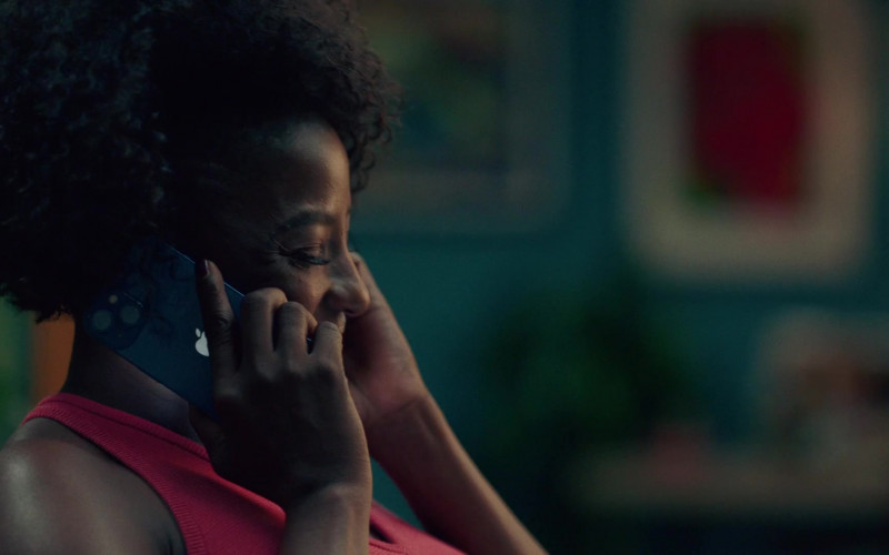 Apple iPhone Smartphones in Queen Sugar S07E12 Be and Be Better (1)