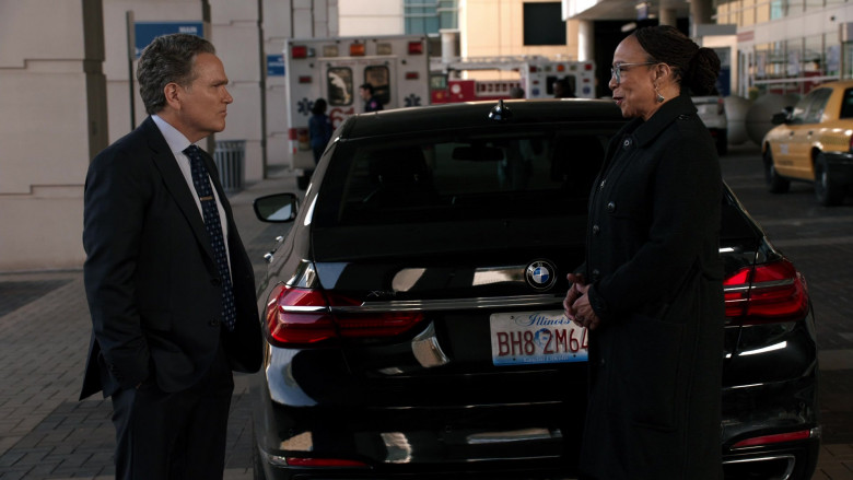 BMW 7 Series Car in Chicago Med S08E07 The Clothes Make the Man… Or Do They (1)