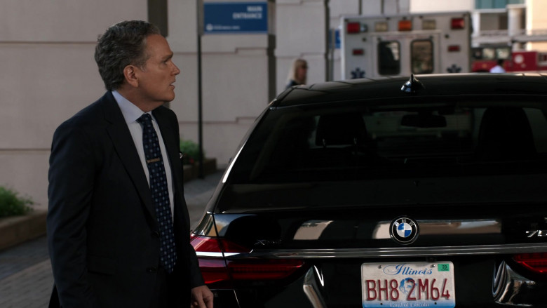 BMW 7 Series Car in Chicago Med S08E07 The Clothes Make the Man… Or Do They (2)