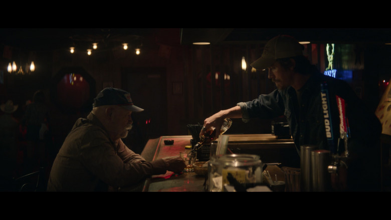 Bud Light and Budweiser Beer in Tulsa King S01E01 Go West, Old Man (2022)