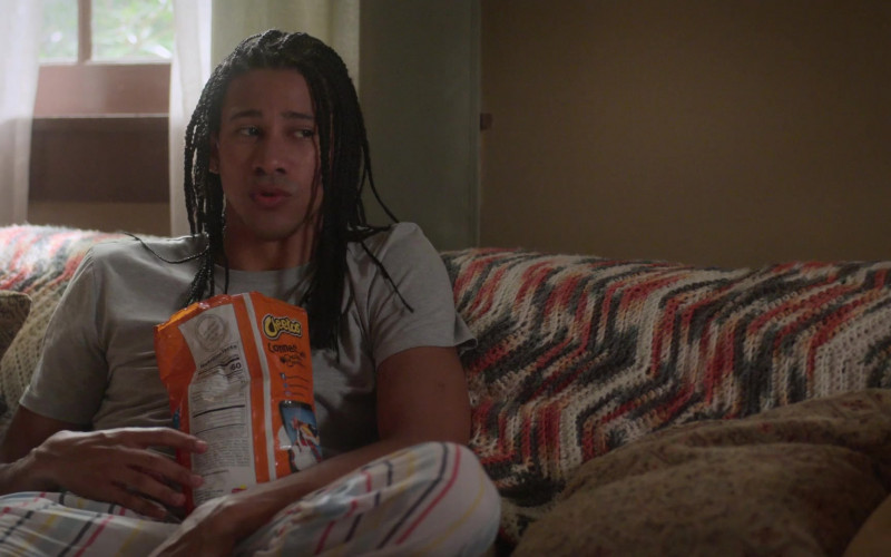 Cheetos Snack in Step Up High Water S03E04 Cell Therapy (1)