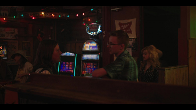 Coors and Miller High Life Beer Signs in Yellowstone S05E01 One Hundred Years Is Nothing (1)