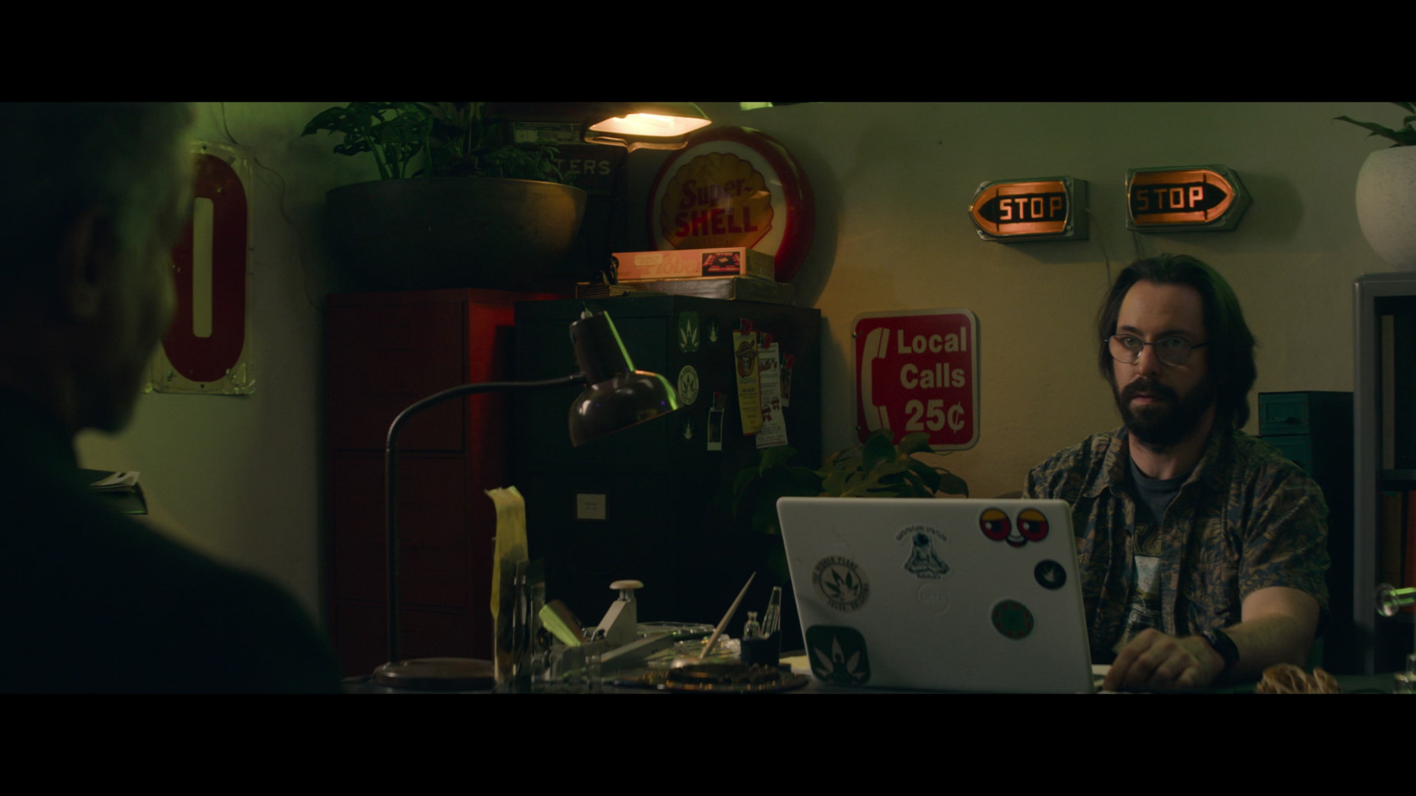 Dell Laptop Computer Used By Martin Starr As Bohdi And Shell Sign In ...