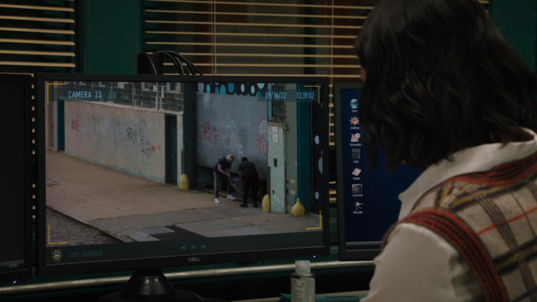 Dell Monitor in Law & Order S22E06 Vicious Cycle (5)