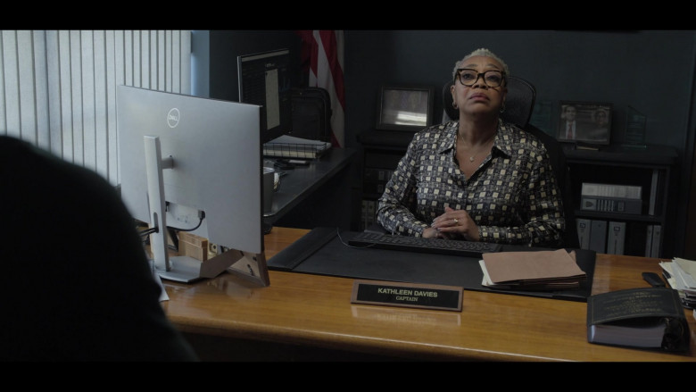 Dell Monitors in The Calling S01E08 Blameless and Upright (3)