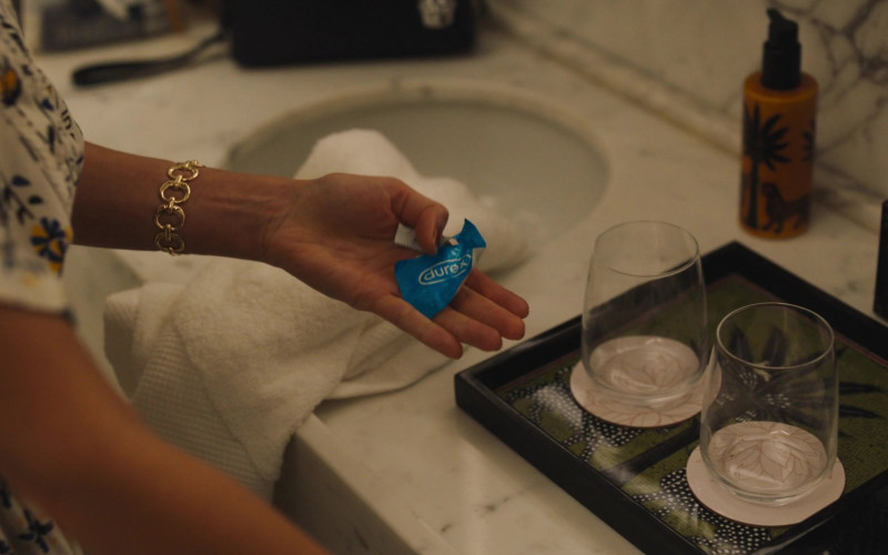 Durex Condoms in The White Lotus S02E04 In the Sandbox (1)