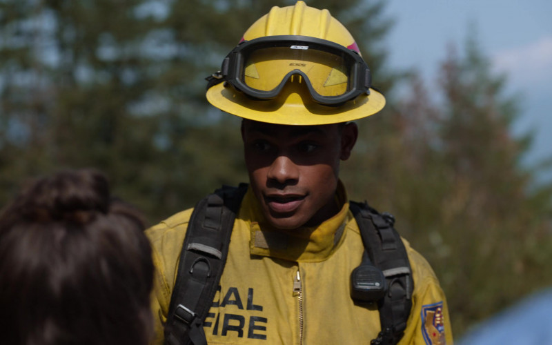 Ess Goggles in Fire Country S01E06 "Like Old Times" (2022)
