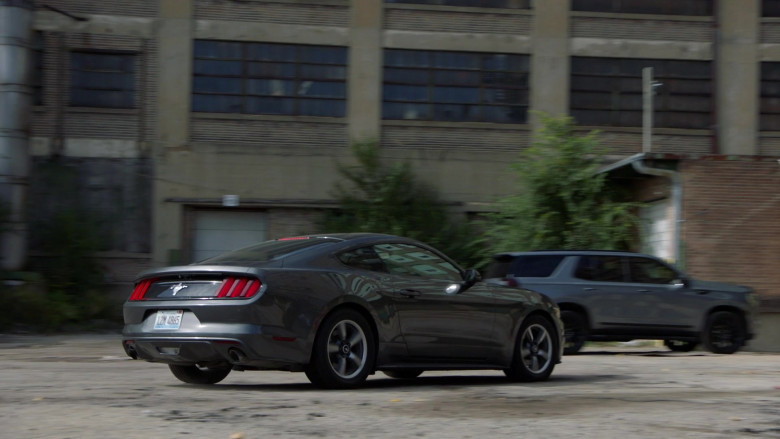 Ford Mustang Car of Taylor Kinney as Kelly Severide in Chicago Fire S11E08 A Beautiful Life (1)