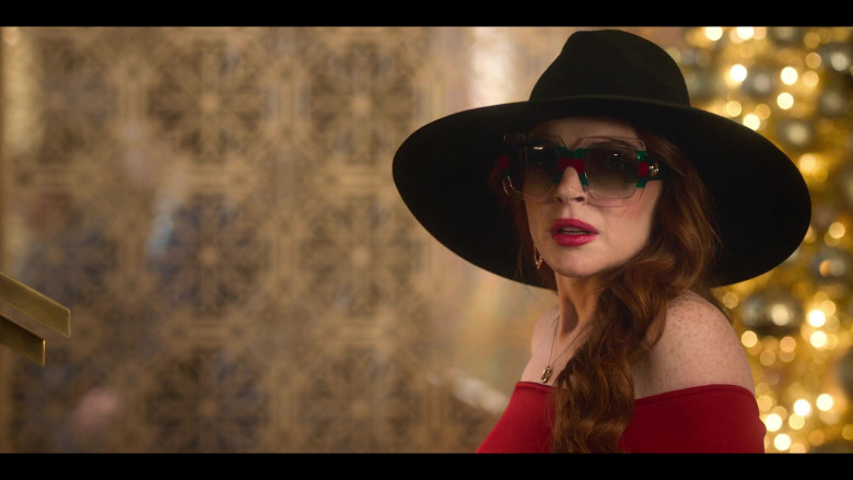 Gucci Women's Eyewear of Lindsay Lohan as Sierra Belmont in Falling for Christmas (4)