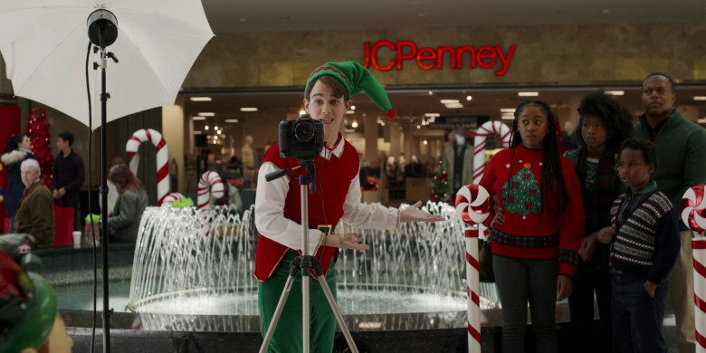JCPenney Store in The People We Hate at the Wedding (2022)