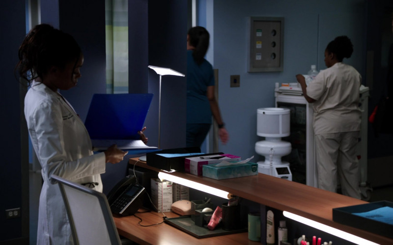 Kleenex Tissues in Chicago Med S08E06 Mama Said There Would Be Days Like This (2022)