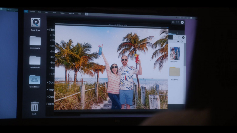LG Monitor in Dead to Me S03E08 We'll Find a Way (2022)
