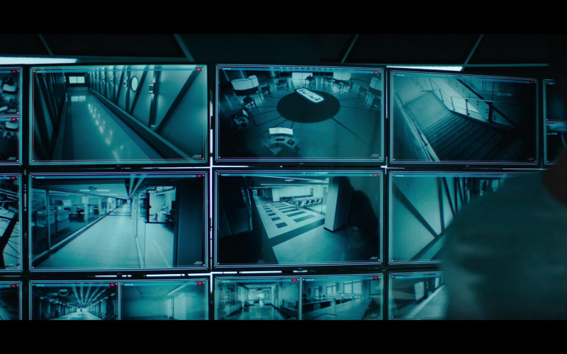 LG TVs Monitors in Titans S04E05 Inside Man (2022)