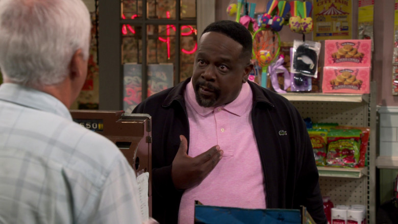 Lacoste Jacket of Cedric the Entertainer as Calvin Butler in The Neighborhood S05E08 Welcome to What Used to Be the Neighborhood (1)
